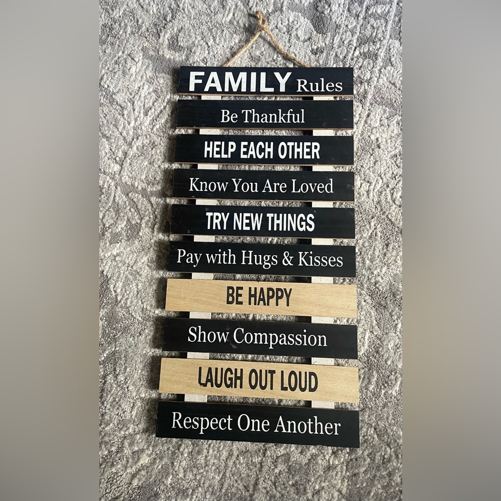 Family rules wall decor
